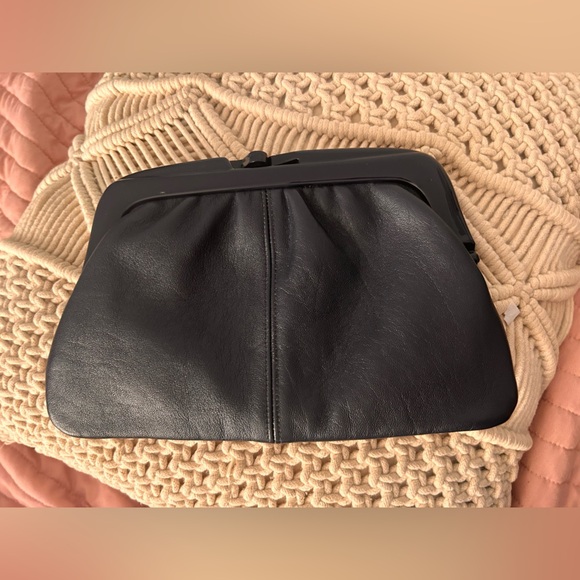 Vintage Eatons leather clutch - Picture 6 of 11